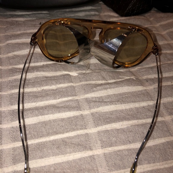 Gucci Sunglasses - Picture 4 of 5
